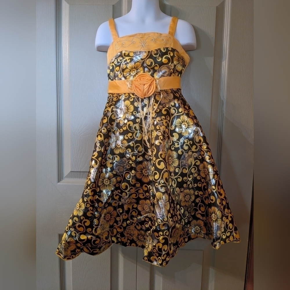 New with Tags Classic Fashion Party Dress, Size 5, B1